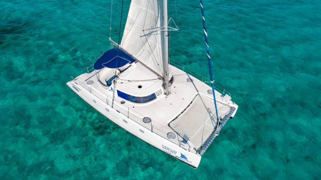 Catamarán Lady Caroline