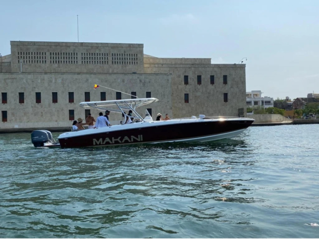 lancha Makani