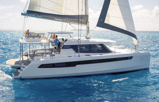 Catamarán Leopard