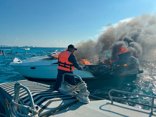 Incendio de embarcaciones