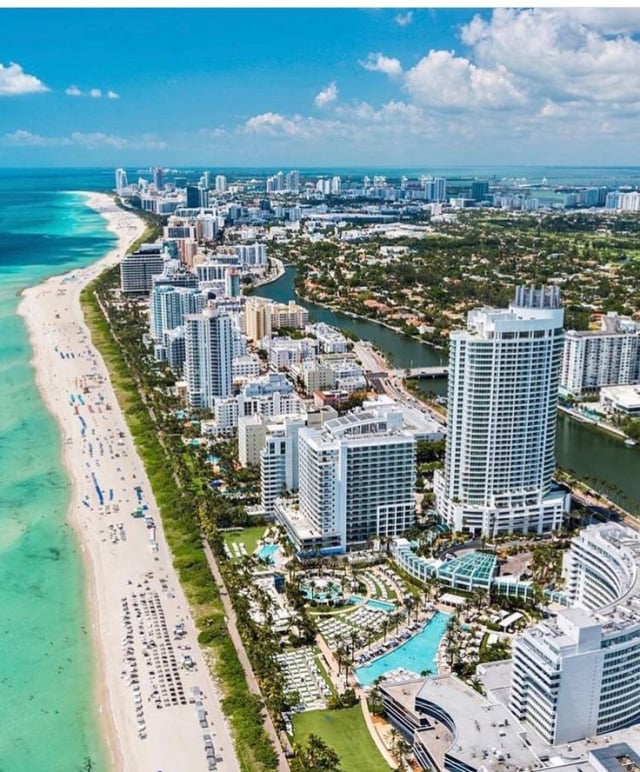 Beach clubs in Miami