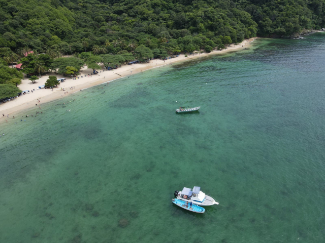 Explorar el Parque Tayrona en yate privado