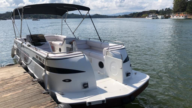 Embarcaciones para grupos grandes en Guatapé