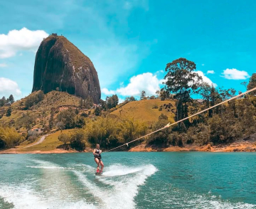 Recorrido por las casas de famosos en Guatapé
