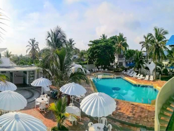 Pasadía en hotel Tropical Inn en Tierra Bomba