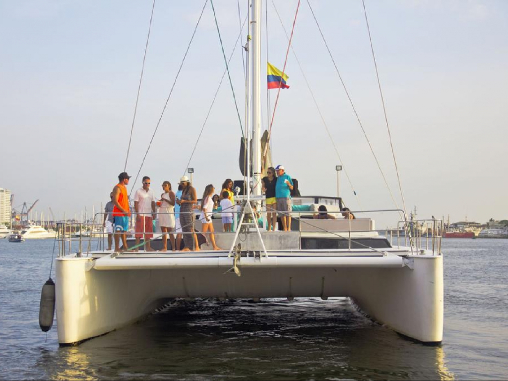 maxicat catamaran cartagena