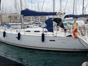 Sailboat Oceanis Clipper