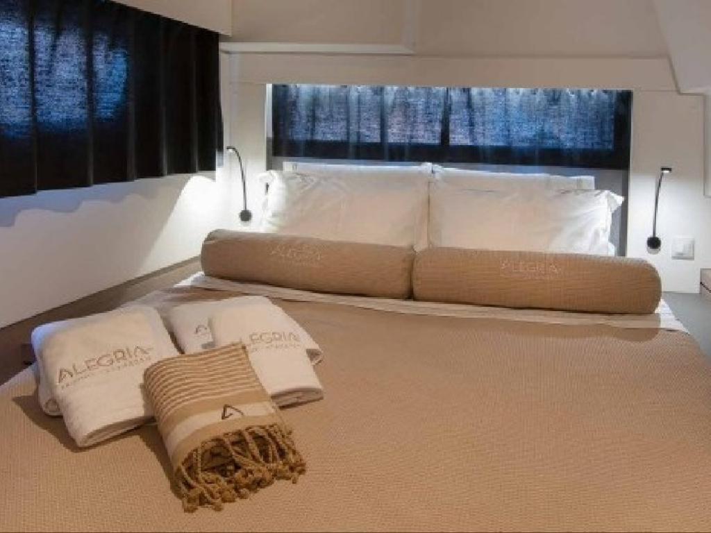 Catamarán Alegria  3