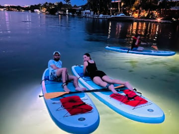 Paddleboard sunset glow tour (1 hora)