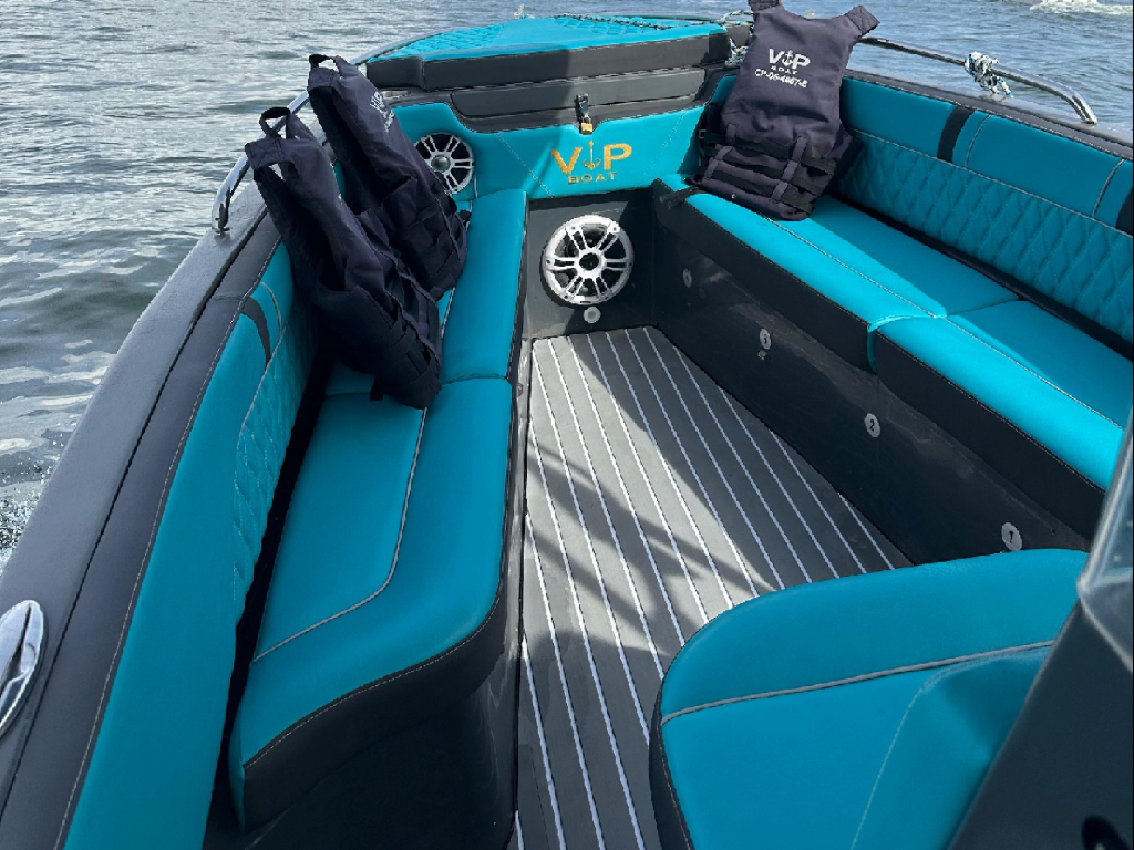 venta de lancha en cartagena para 12 personas