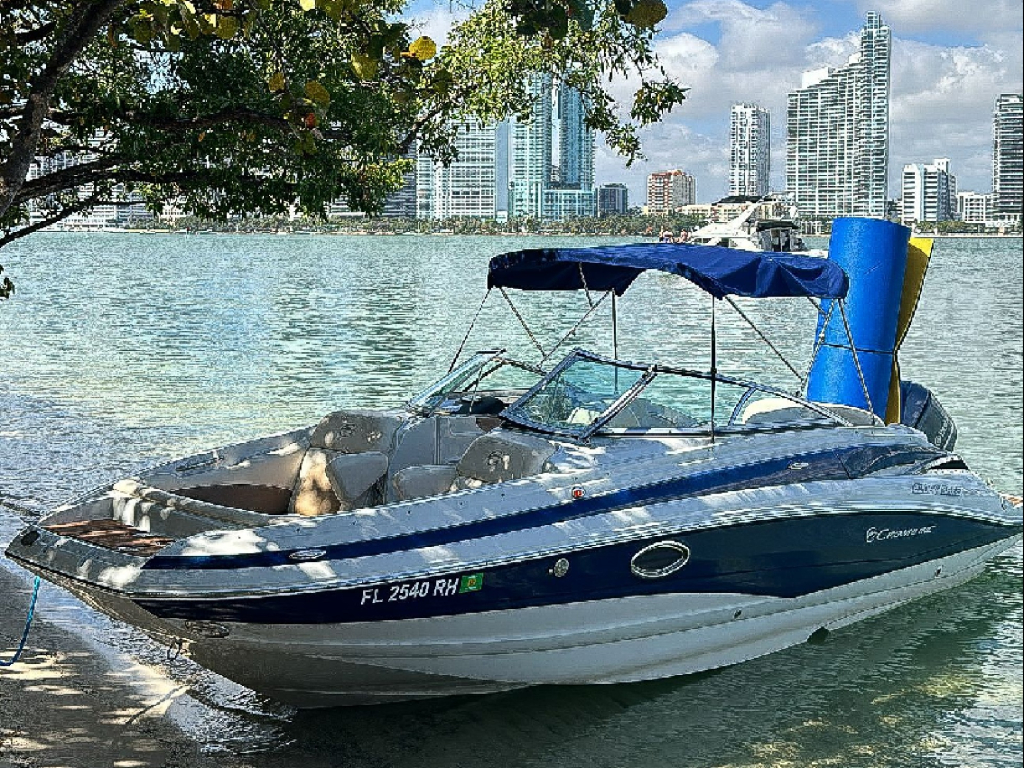 Alquiler de yate en Miami para 9 personas
