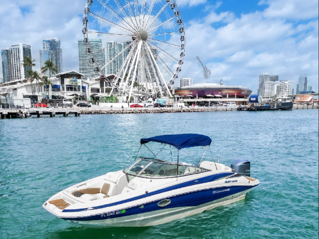 Alquiler de yate en Miami para 9 personas