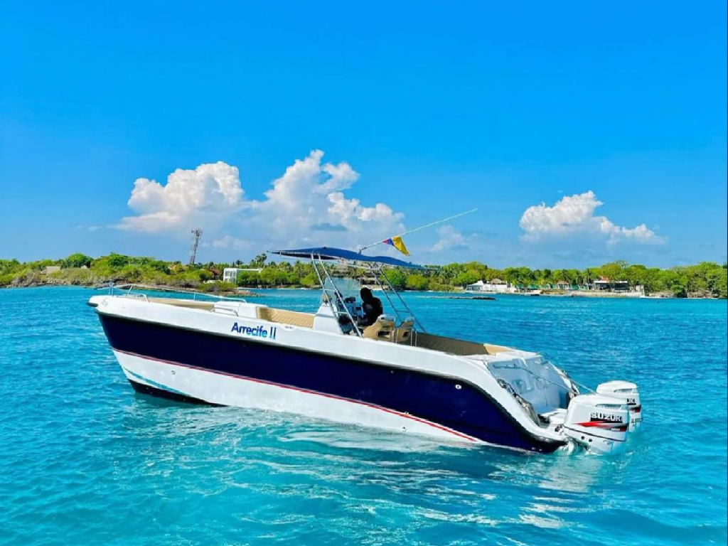 alquiler lancha para 11 personas en Cartagena