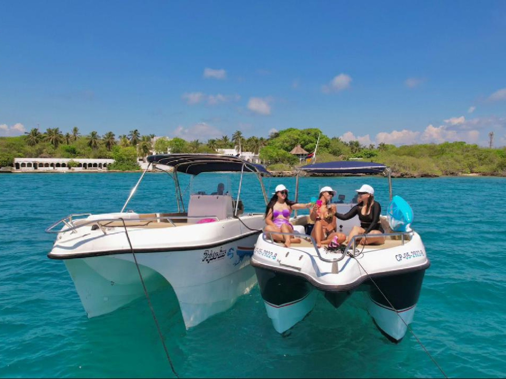 alquiler lancha para 11 personas en Cartagena