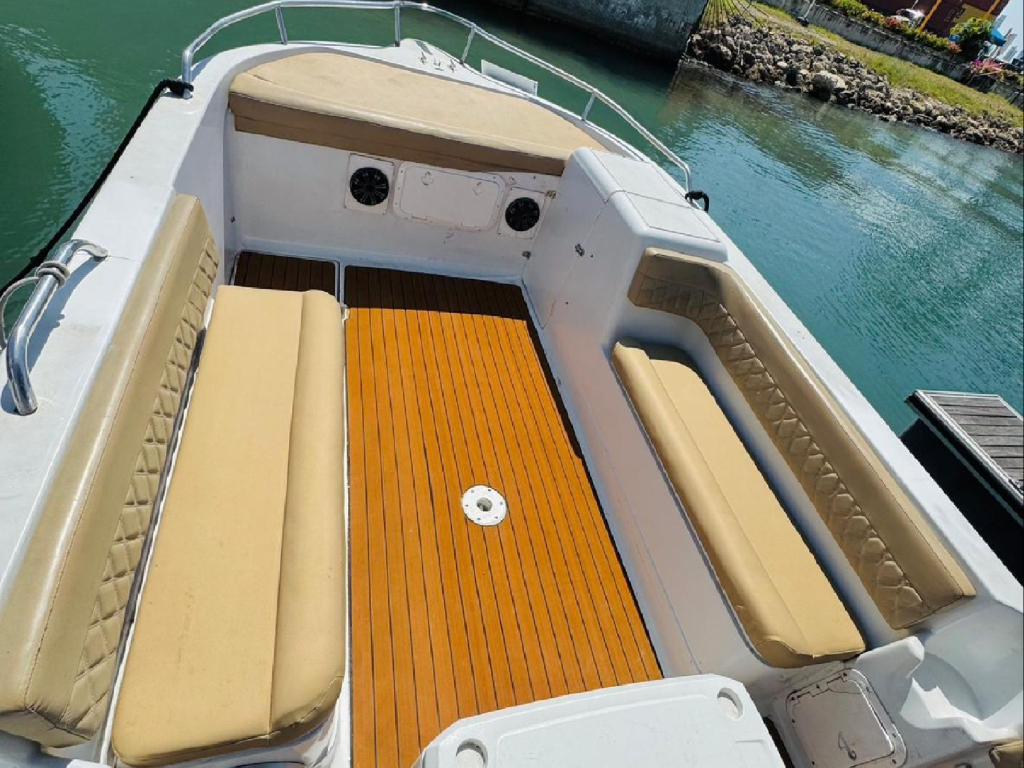 alquiler lancha para 11 personas en Cartagena