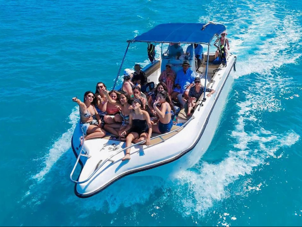 Alquiler lancha para 15 personas en Cartagena