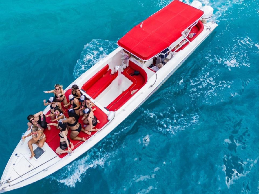 alquiler lancha para 18 personas en cartagena