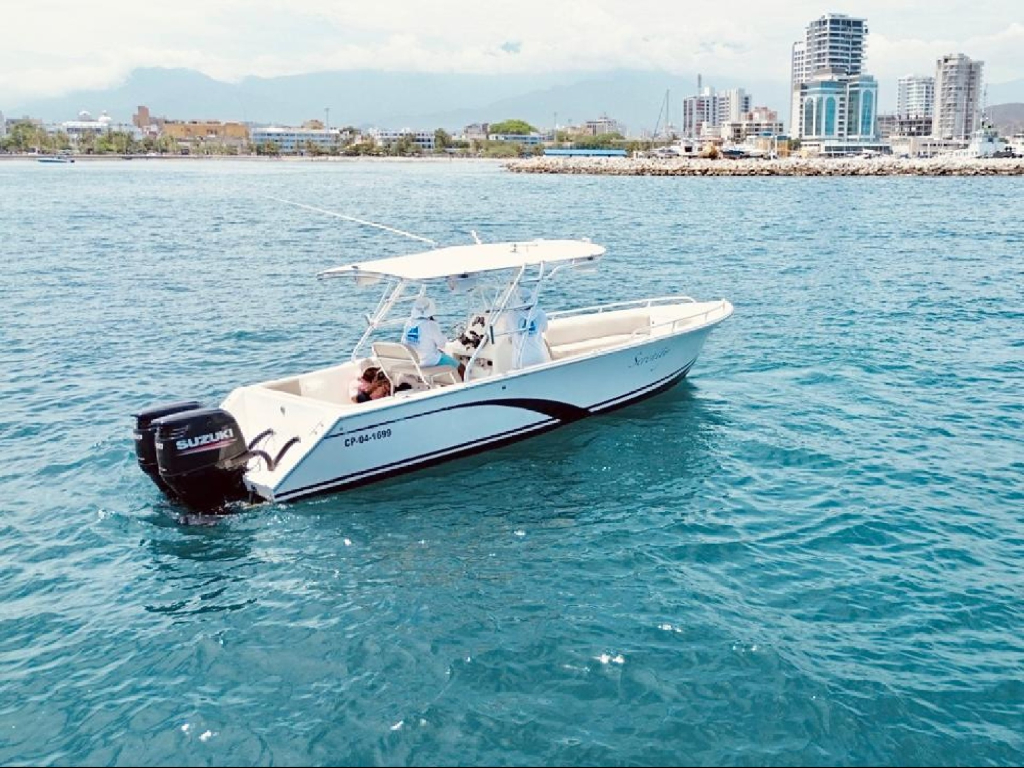 alquiler lancha para 13 personas en santa marta