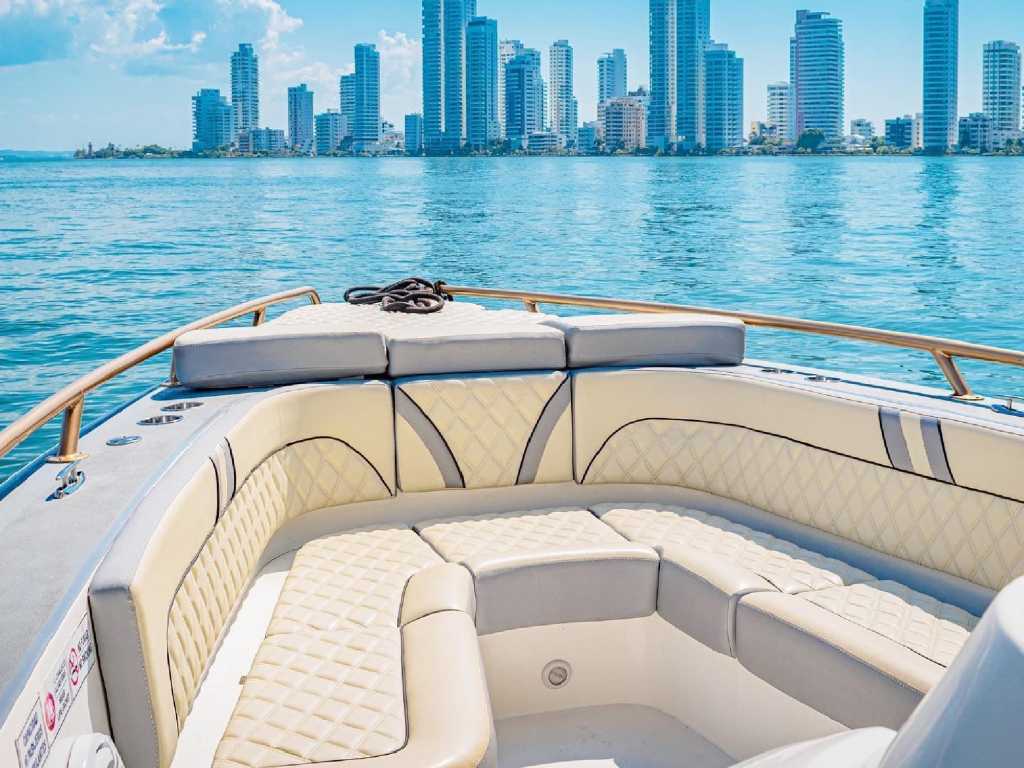 Alquiler lancha para 14 personas en Cartagena