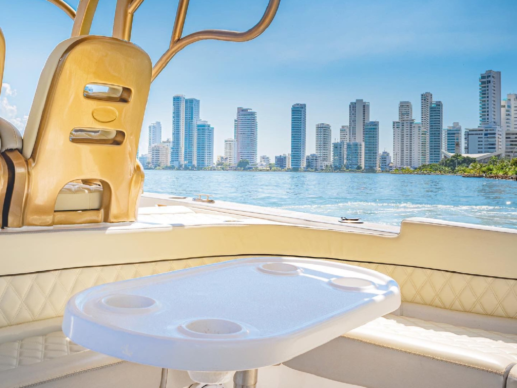 Alquiler lancha para 14 personas en Cartagena