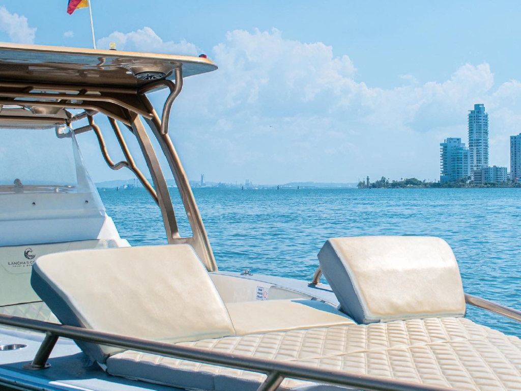 Alquiler lancha para 14 personas en Cartagena