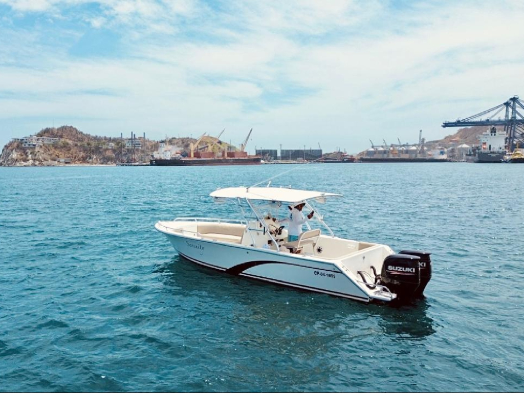 alquiler lancha para esparcir las cenizas