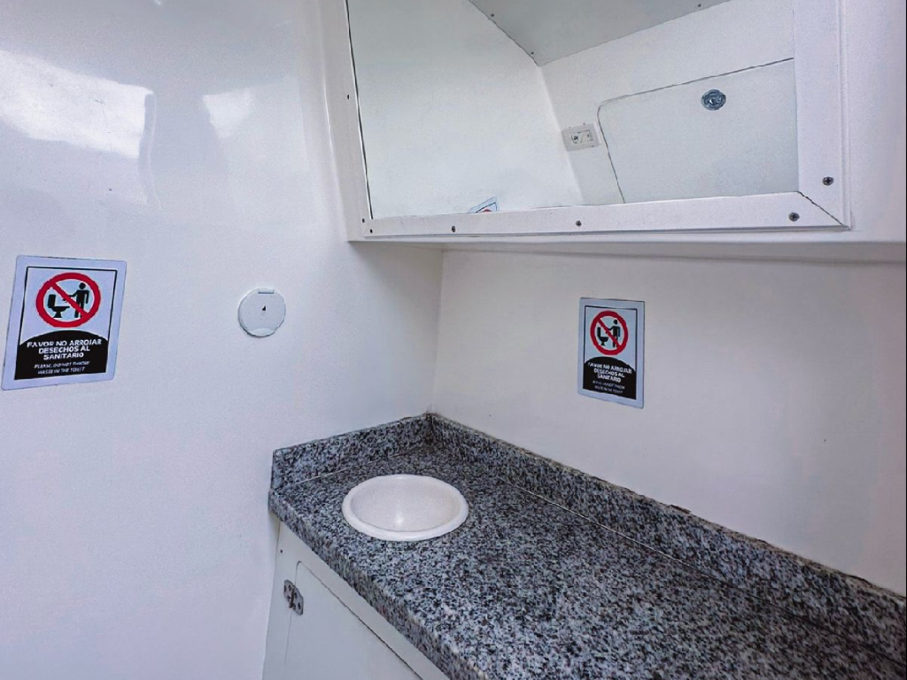 ALQUILER lancha en santa marta para 16 personas