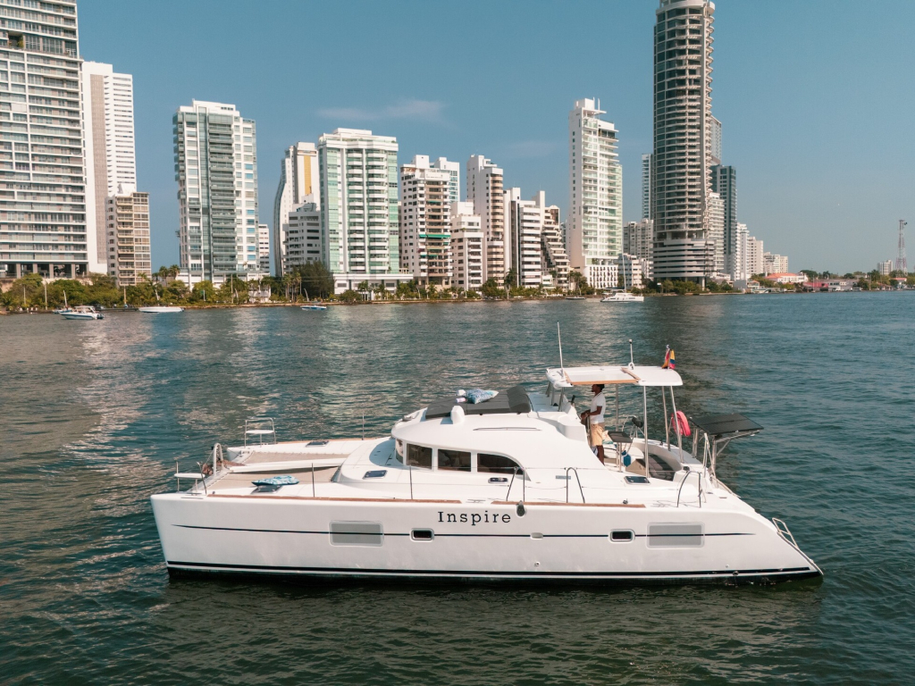 Alquiler de catamaran para 15 personas en Cartagena