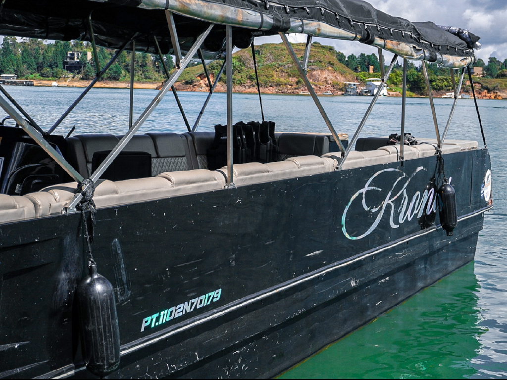 Alquiler ponton para 25 personas en Guatape