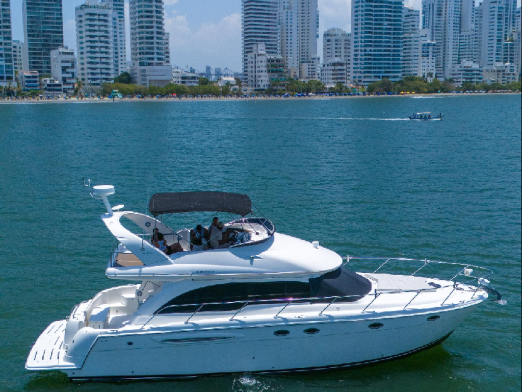 Alquiler yate en Cartagena para 12 personas