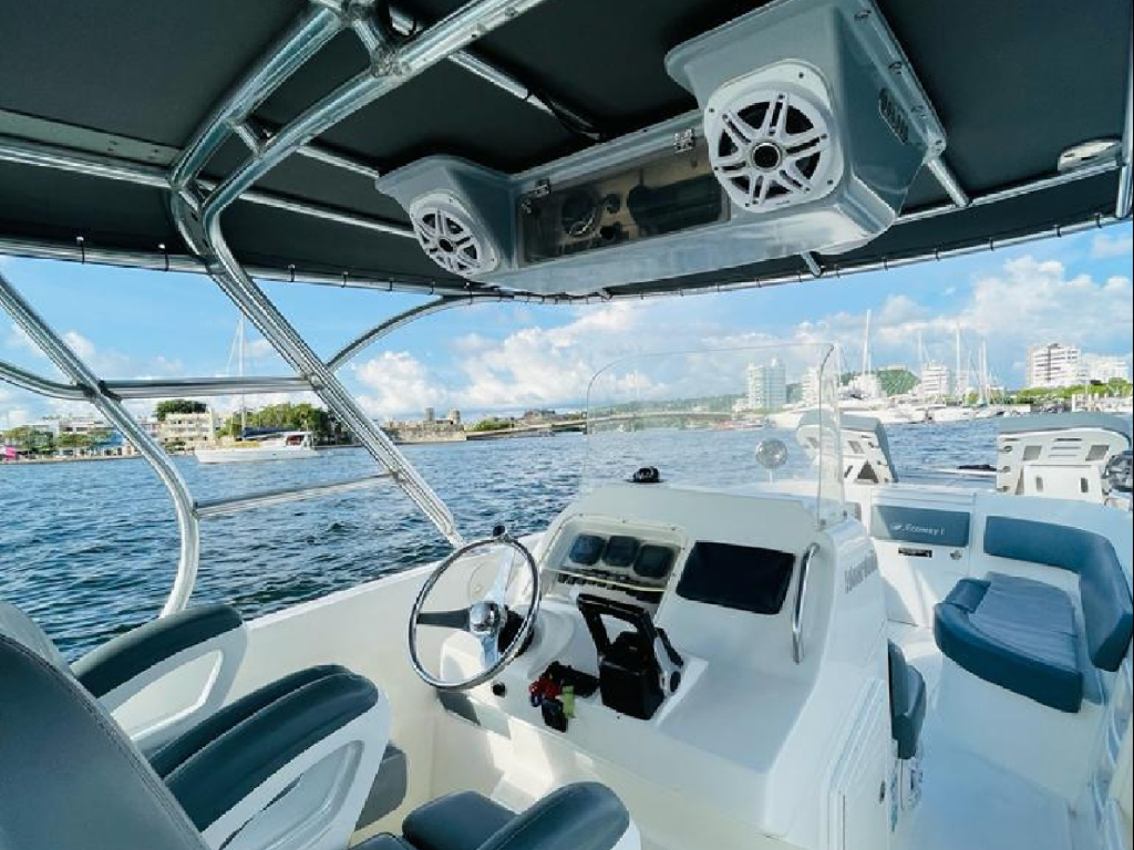 alquiler lancha para 18 personas en cartagena