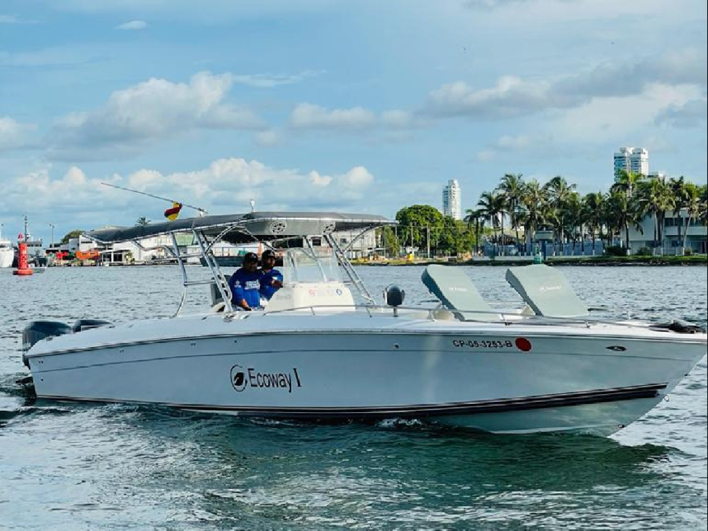 alquiler lancha para 18 personas en cartagena