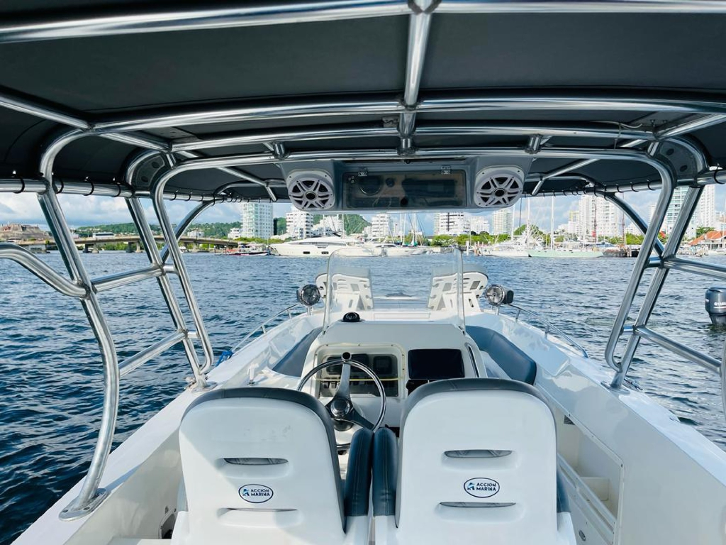 alquiler lancha para 18 personas en cartagena