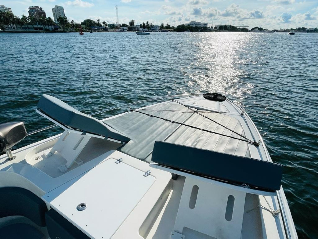 alquiler lancha para 18 personas en cartagena