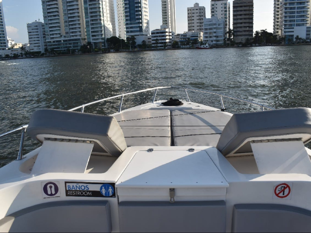 Alquiler lancha para 20 personas en Cartagena