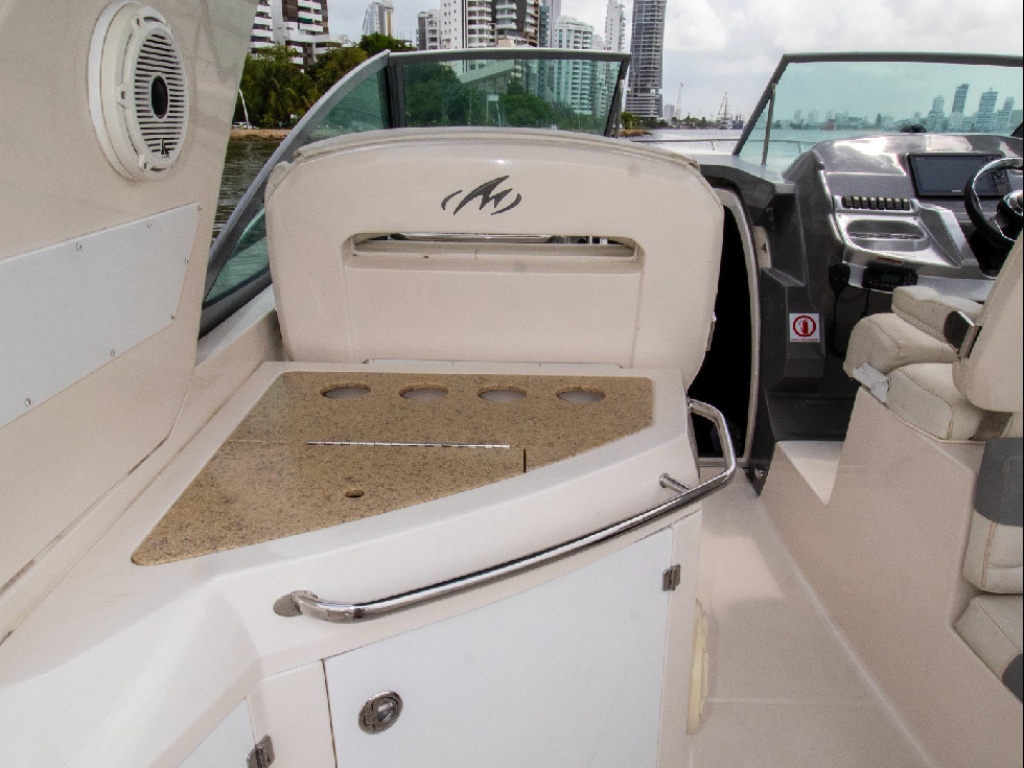 Alquiler  mini yate para 10 personas en Cartagena