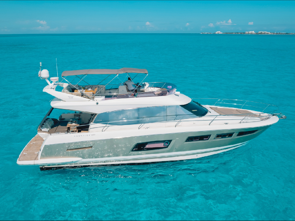 Alquiler yate para 14 personas en Cancun