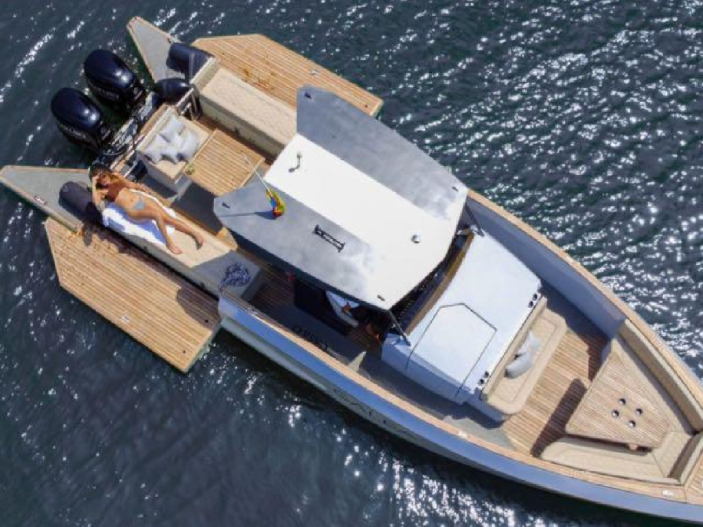 Alquiler lancha de lujo Galea para 12 personas  en Cartagena