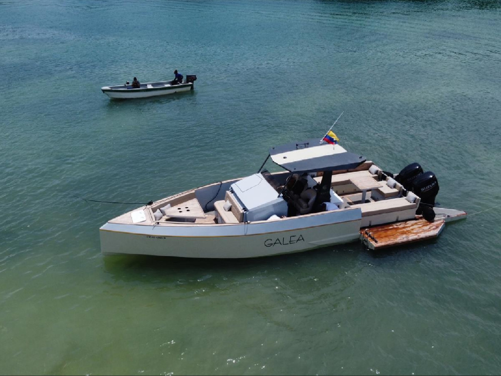 Alquiler lancha de lujo Galea para 12 personas  en Cartagena