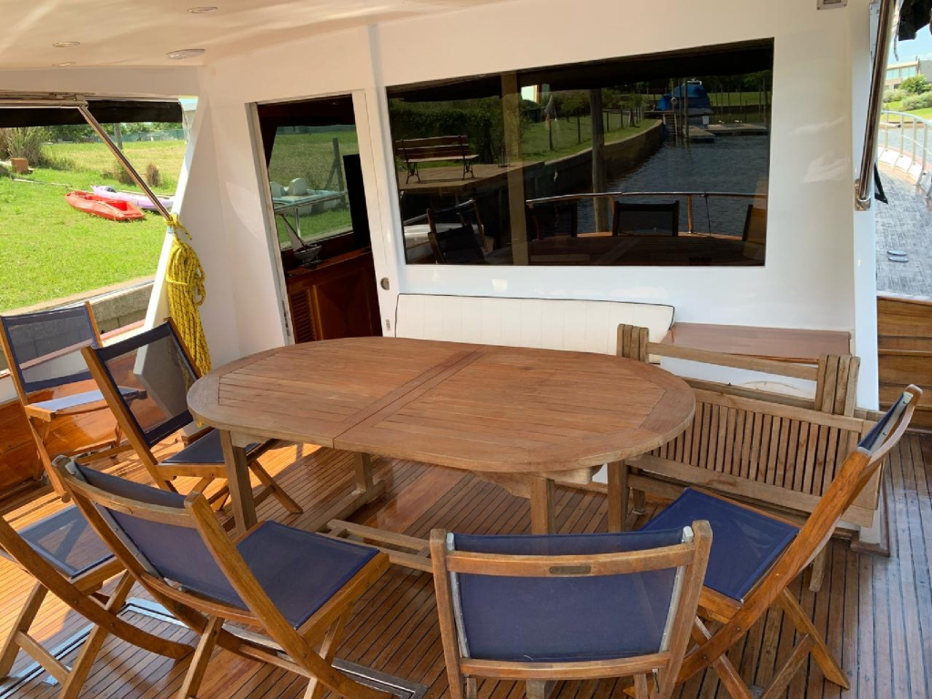 alquiler yate en argentina para 22 personas