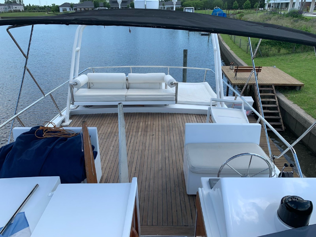 alquiler yate en argentina para 22 personas