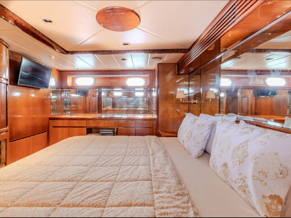 alquiler de yate para 30 personas en Cartagena