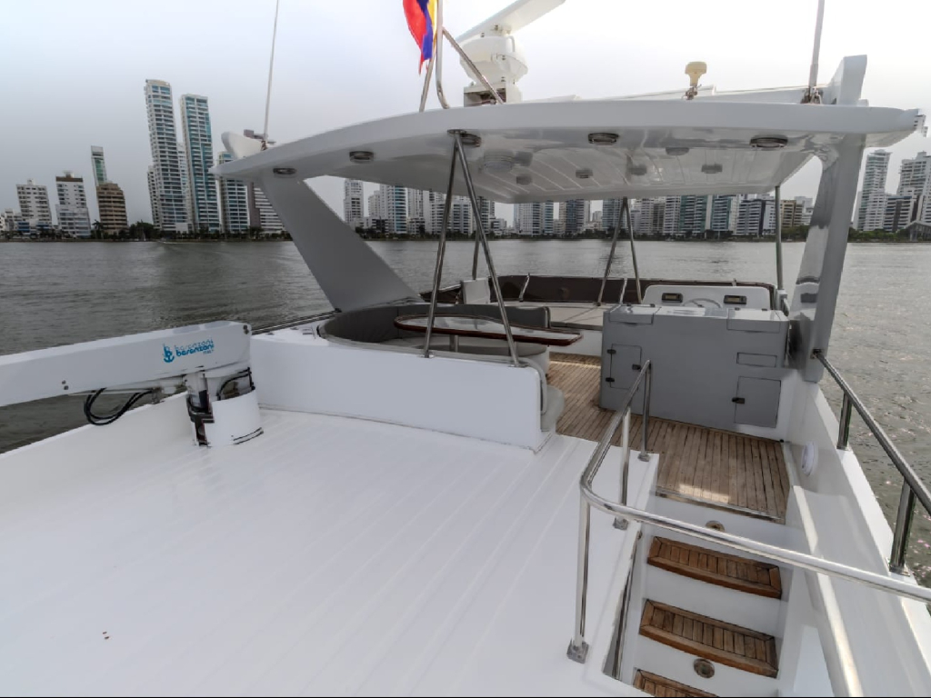 alquiler de yate para 30 personas en Cartagena