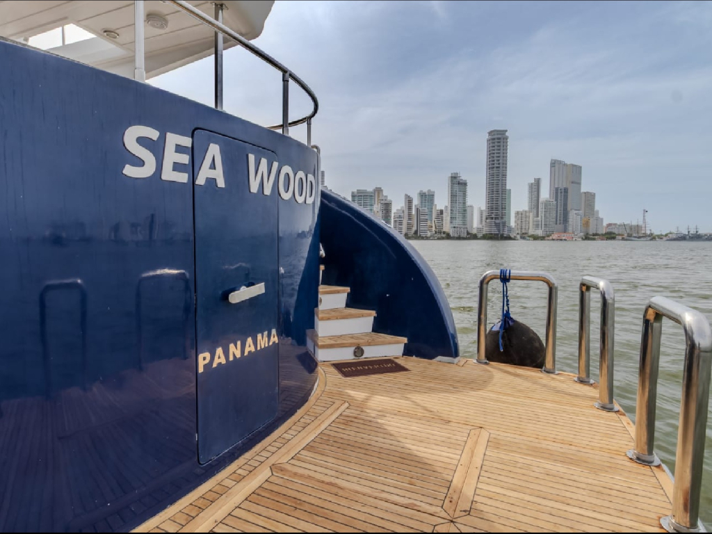 alquiler de yate para 30 personas en Cartagena