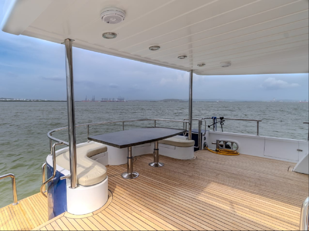 alquiler de yate para 30 personas en Cartagena