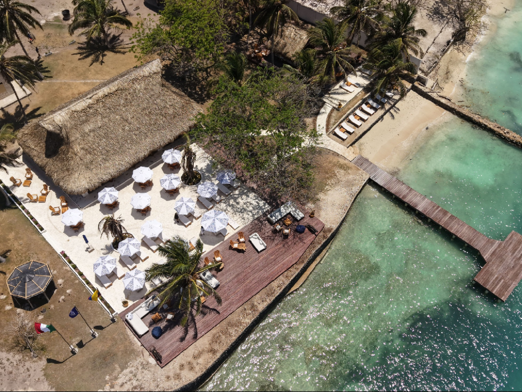 pasadia en capri beach club en islas del rosario cartagena