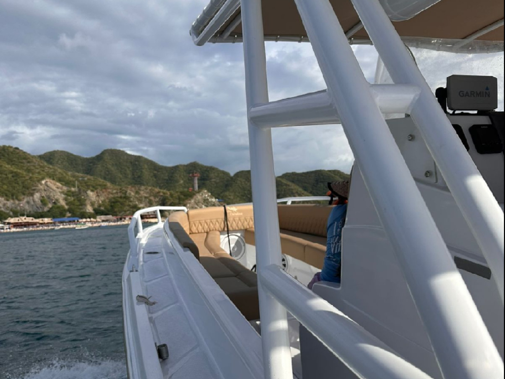 alquiler  lancha para 14 personas en Santa Marta