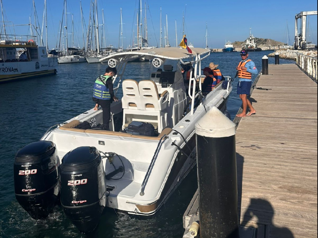 alquiler  lancha para 14 personas en Santa Marta