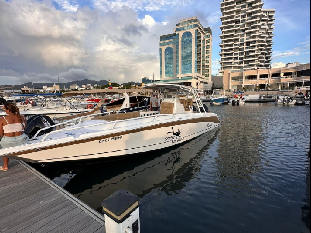 alquiler  lancha para 14 personas en Santa Marta