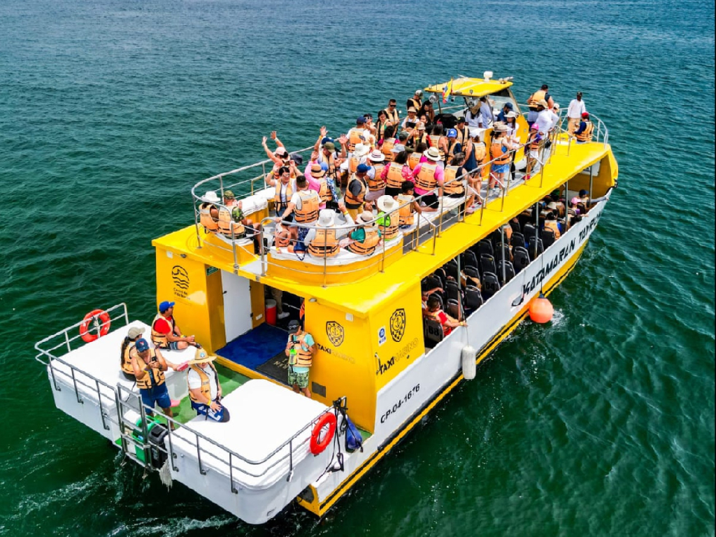 Bahia Concha en Catamarán o katamaran